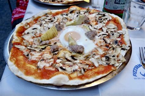 crazy pizza rome foto|pizza in rome italy.